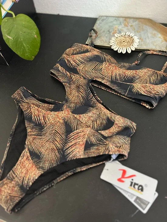 Yira new palm leaf print swimsuit cut-out one-piece style size small - Picture 5 of 7